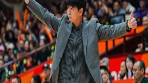 《申花官方正面回应：直面历史问题罚款，坚定前行迈向中超新篇章》